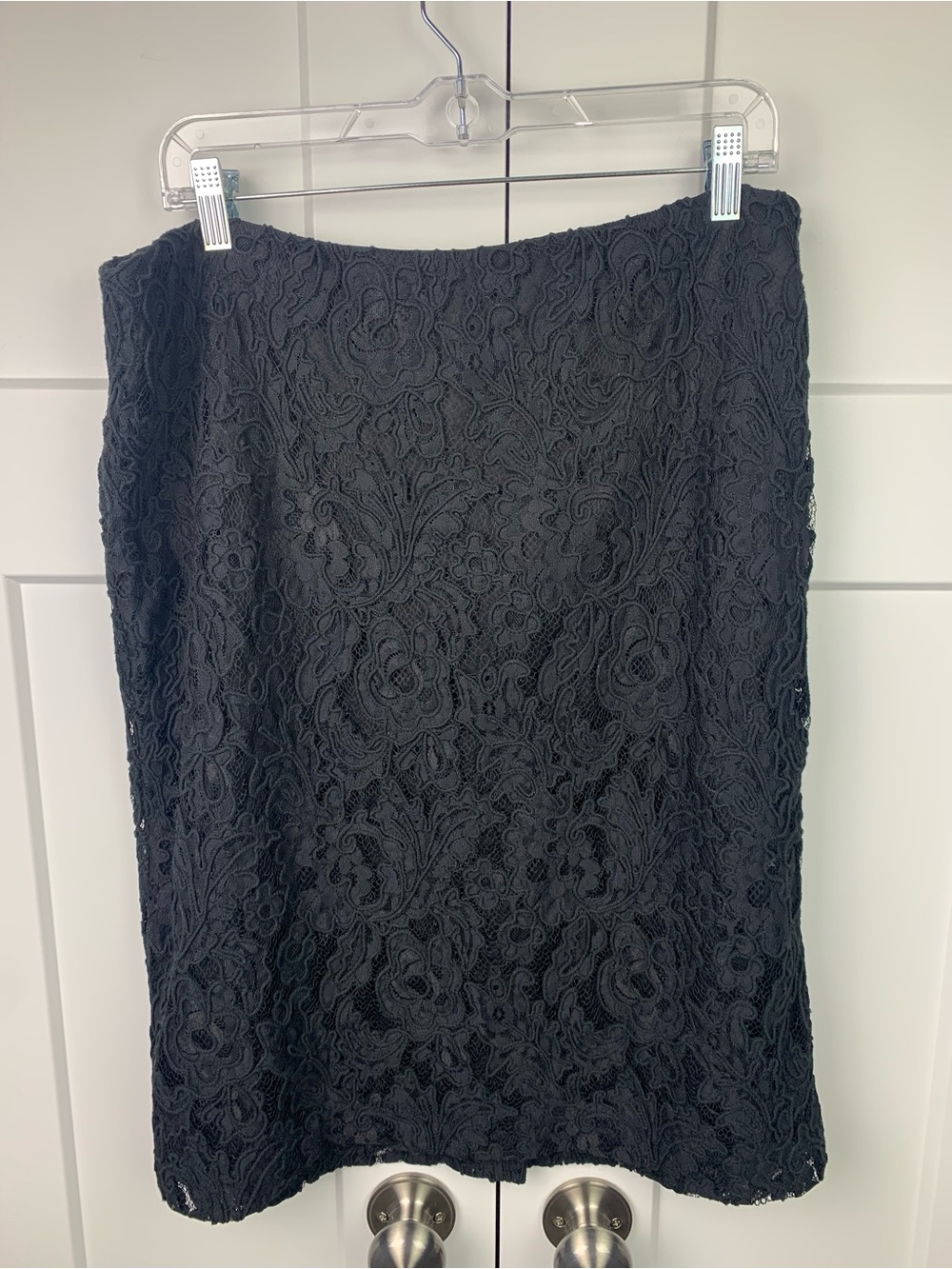 Talbots Black Lace Pencil Skirt Size 14 Knee Length Career Evening Holiday